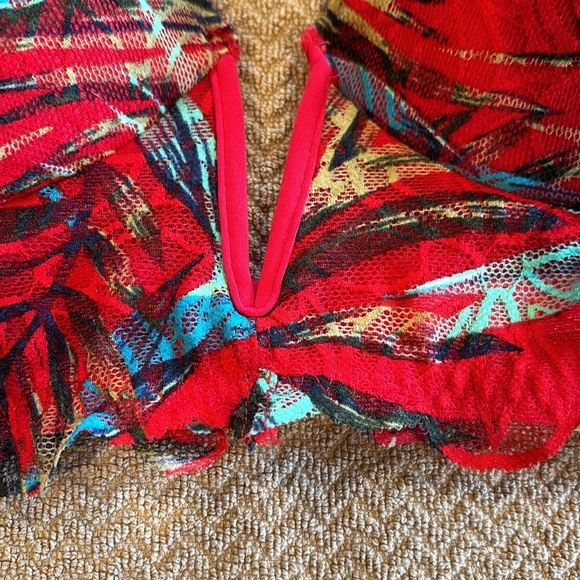 PINK by Victoria Secret Women’s Date Push Up Racer Back Bra - Picture 4 of 10